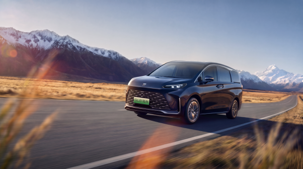 GL8达成220万里程碑，别克开启“新能源家用大车”时代